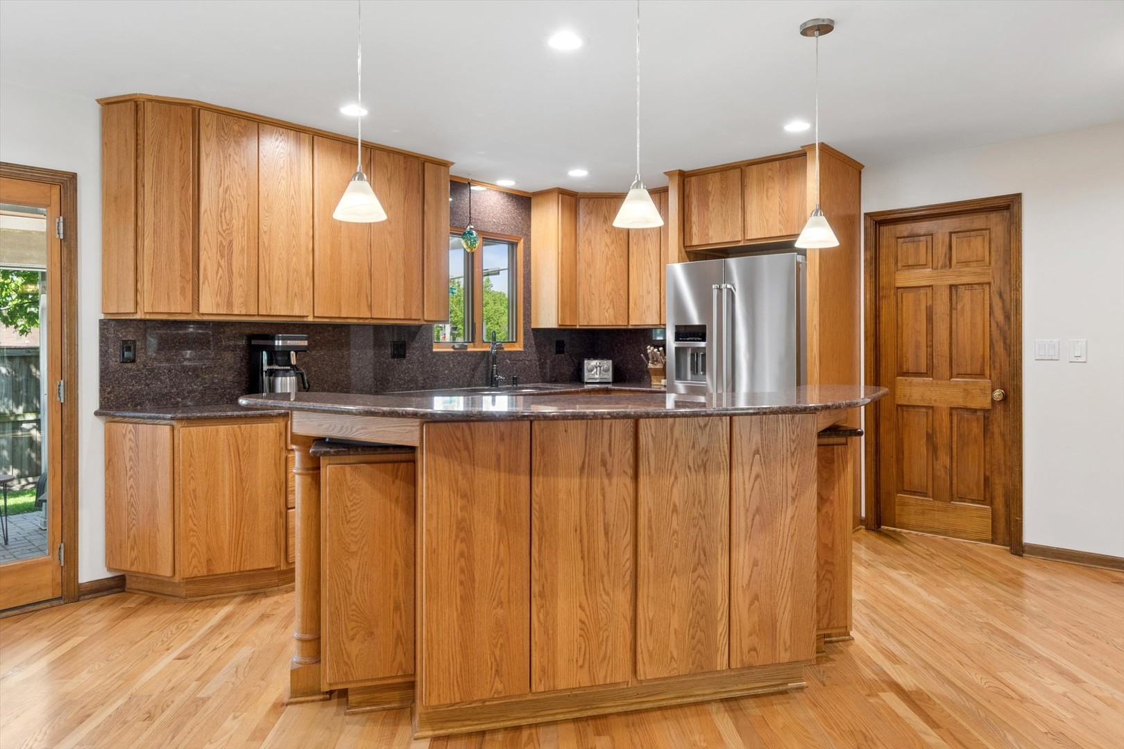 2001 Lakeview Court, Naperville, IL 60565