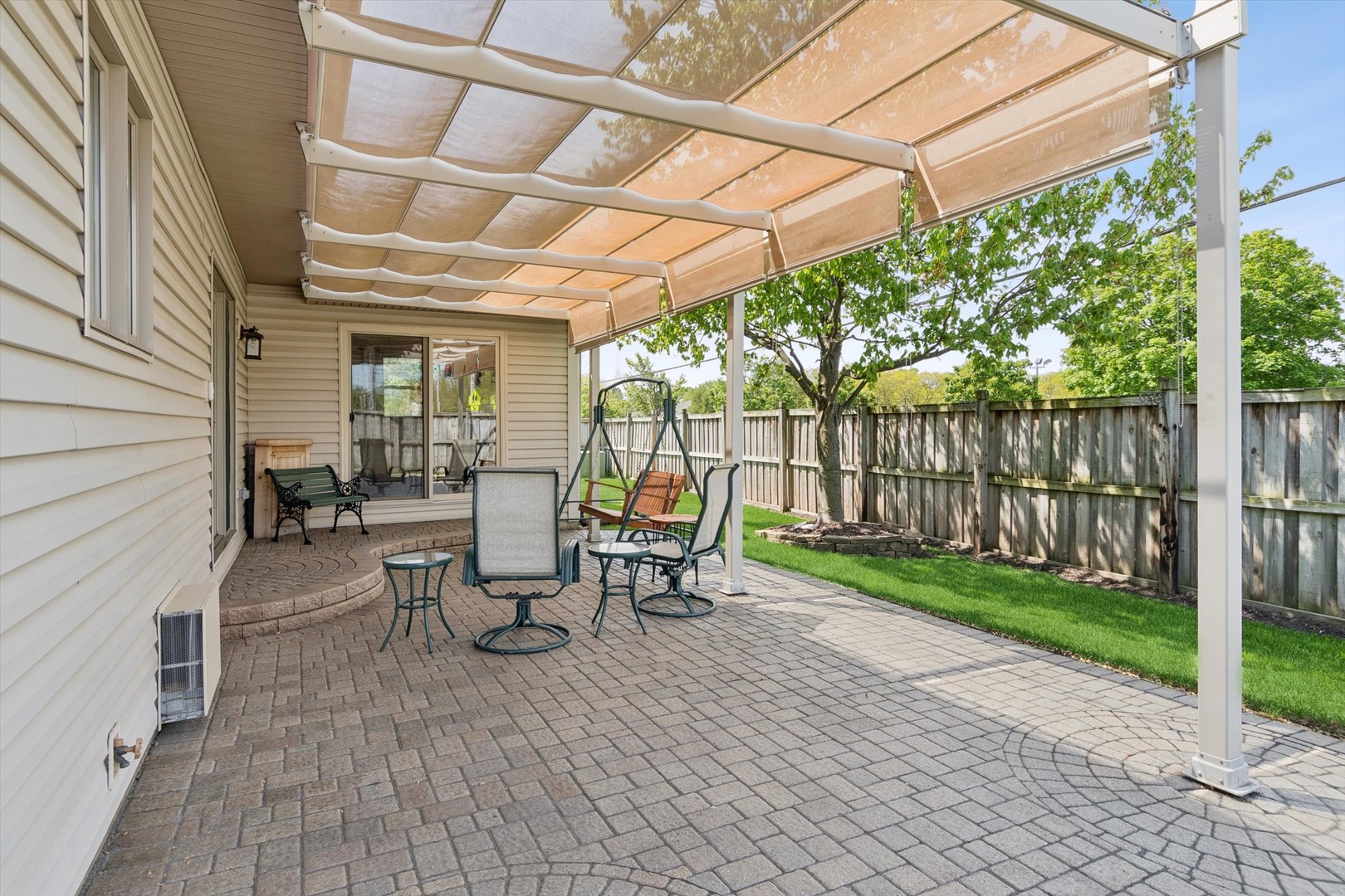 2001 Lakeview Court, Naperville, IL 60565