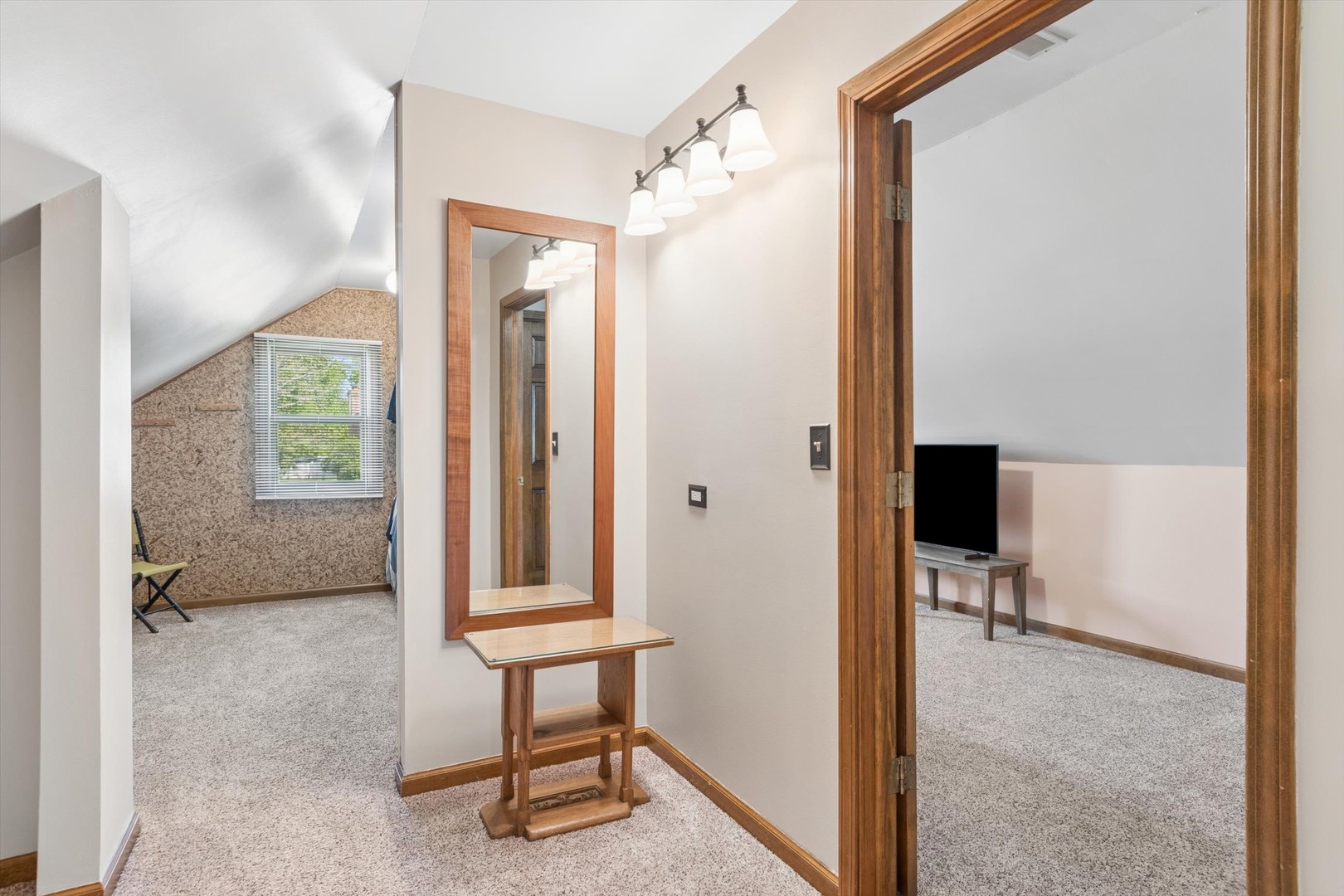 2001 Lakeview Court, Naperville, IL 60565