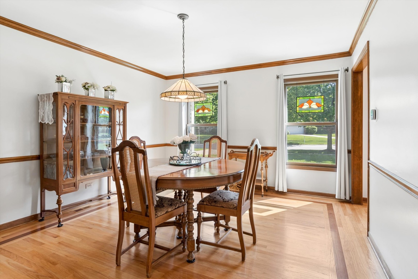 2001 Lakeview Court, Naperville, IL 60565