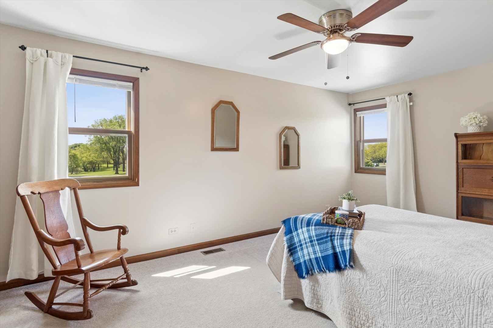 2001 Lakeview Court, Naperville, IL 60565