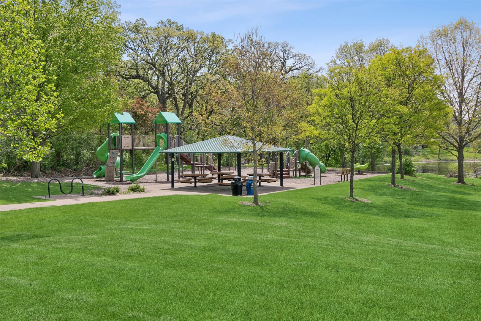 2001 Lakeview Court, Naperville, IL 60565