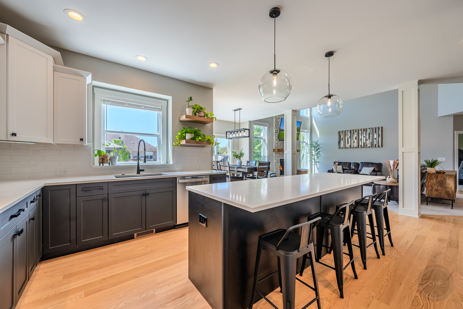 2902 Hampton Avenue, North Aurora, IL 60542