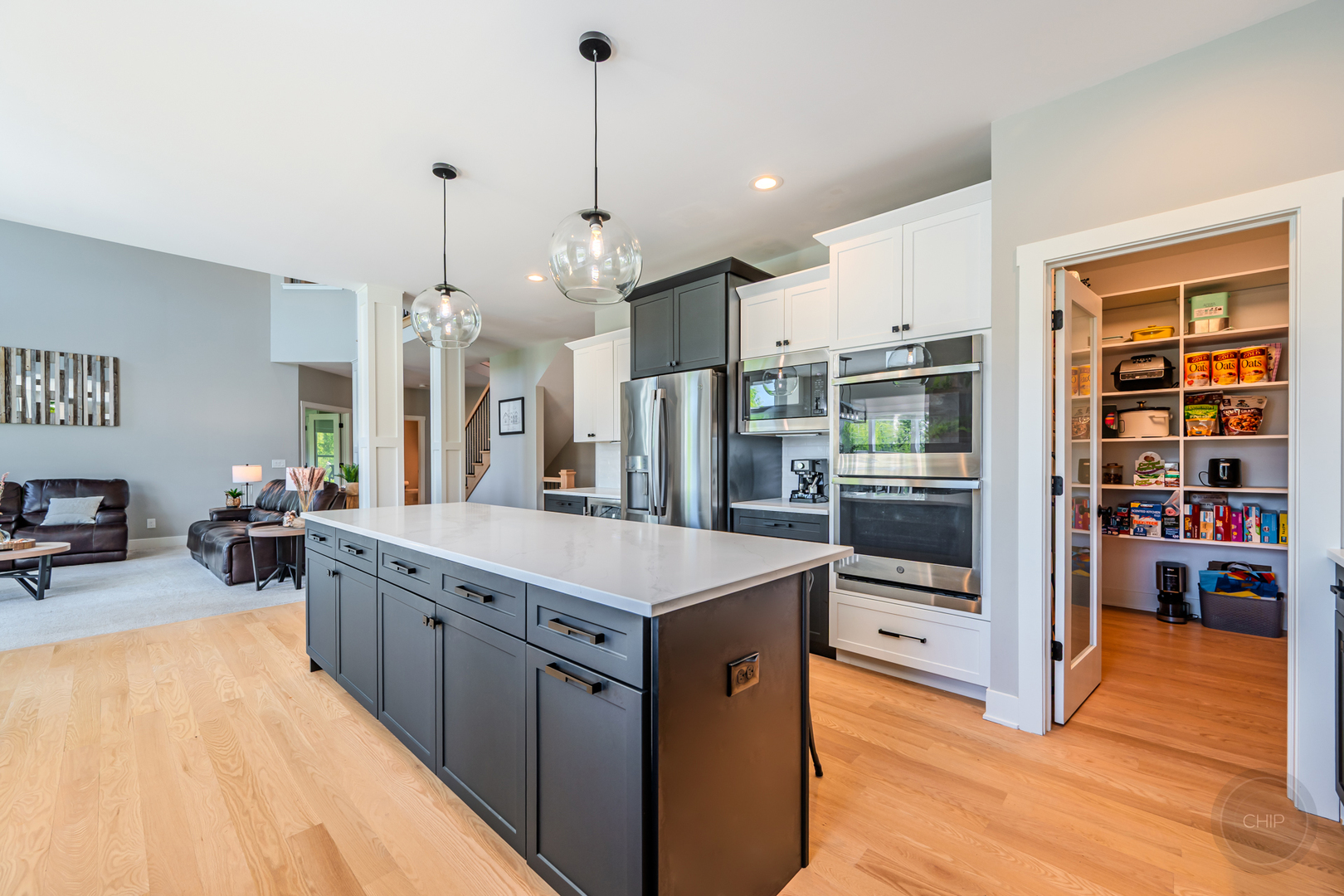 2902 Hampton Avenue, North Aurora, IL 60542