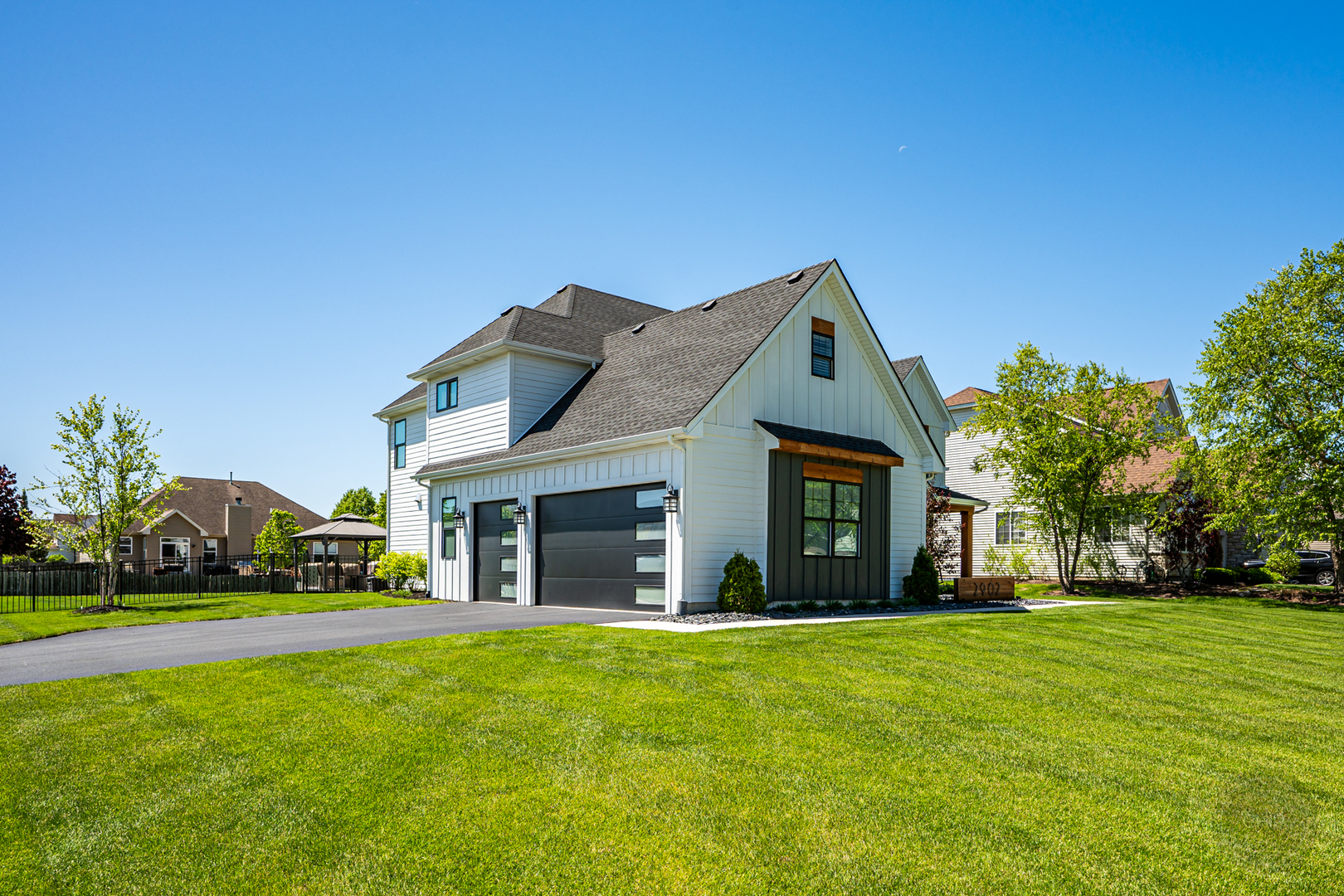 2902 Hampton Avenue, North Aurora, IL 60542