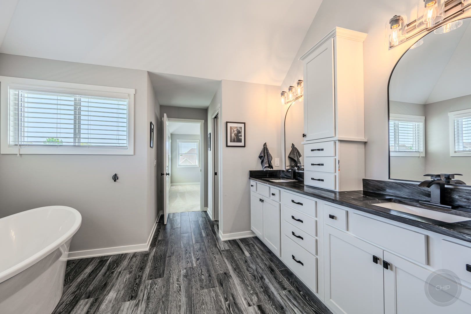 2902 Hampton Avenue, North Aurora, IL 60542