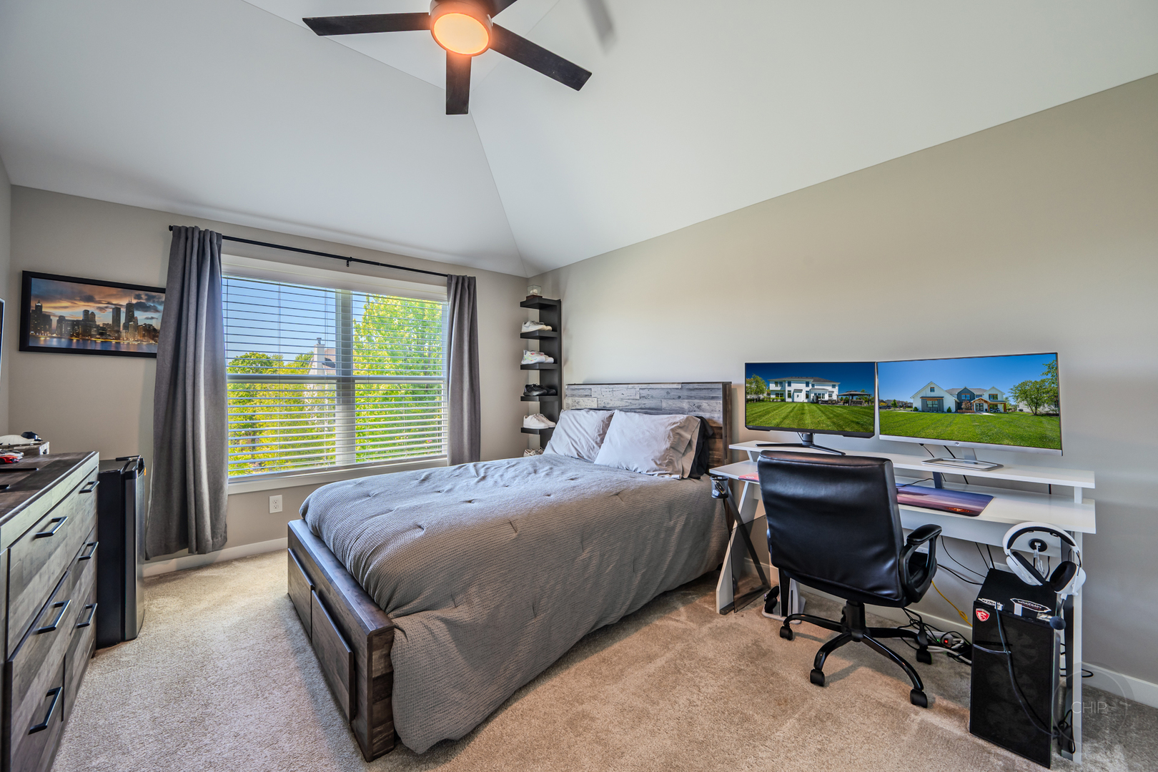 2902 Hampton Avenue, North Aurora, IL 60542