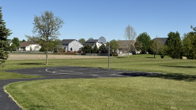 2902 Hampton Avenue, North Aurora, IL 60542
