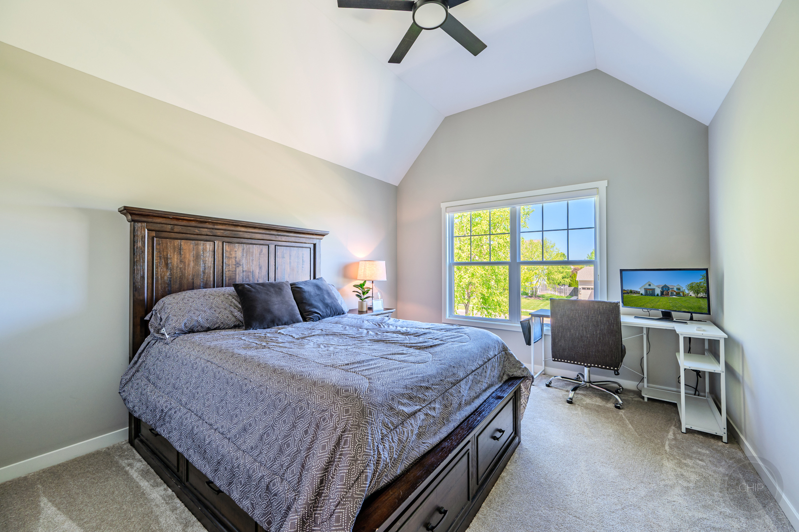 2902 Hampton Avenue, North Aurora, IL 60542