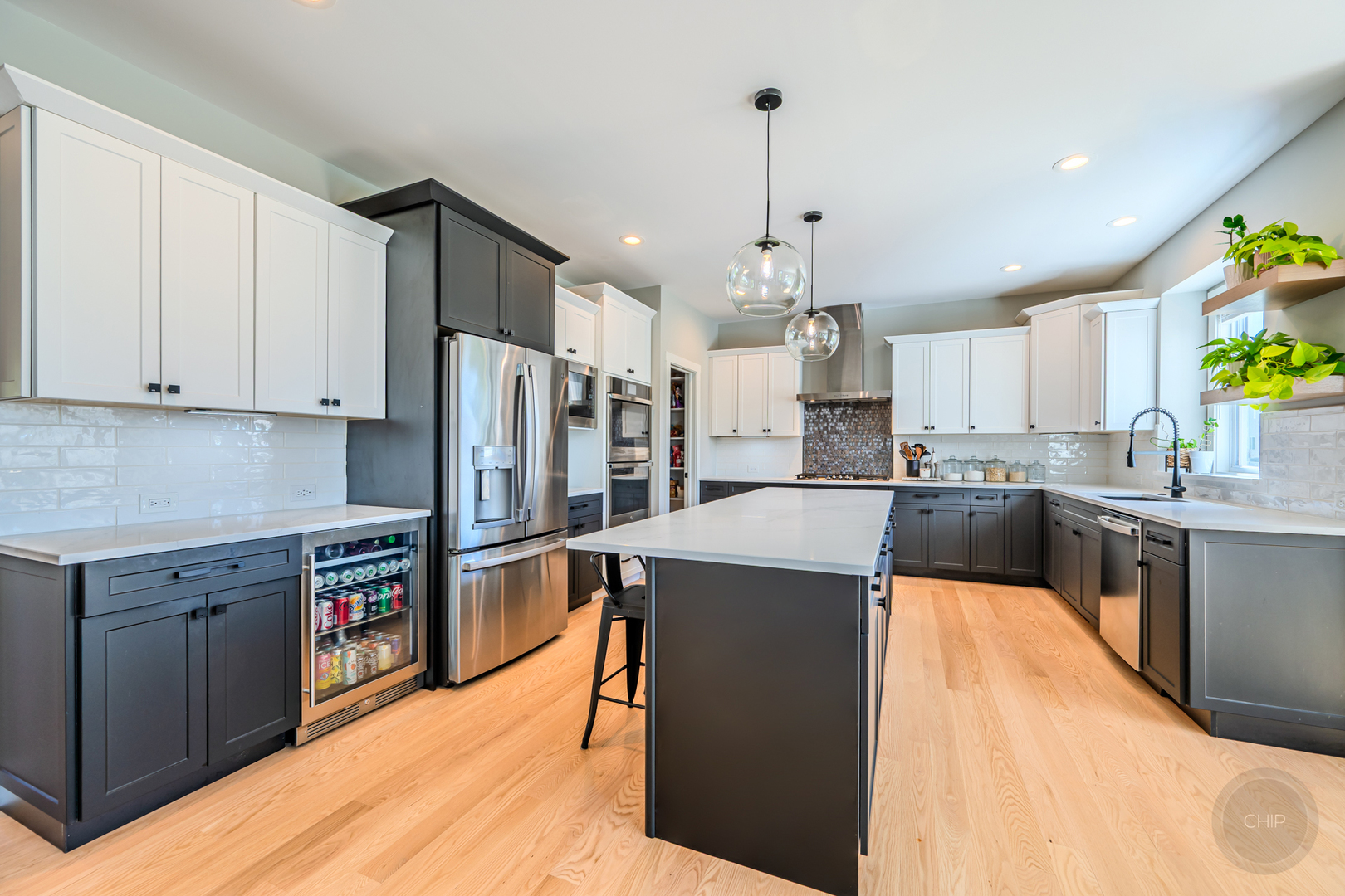 2902 Hampton Avenue, North Aurora, IL 60542