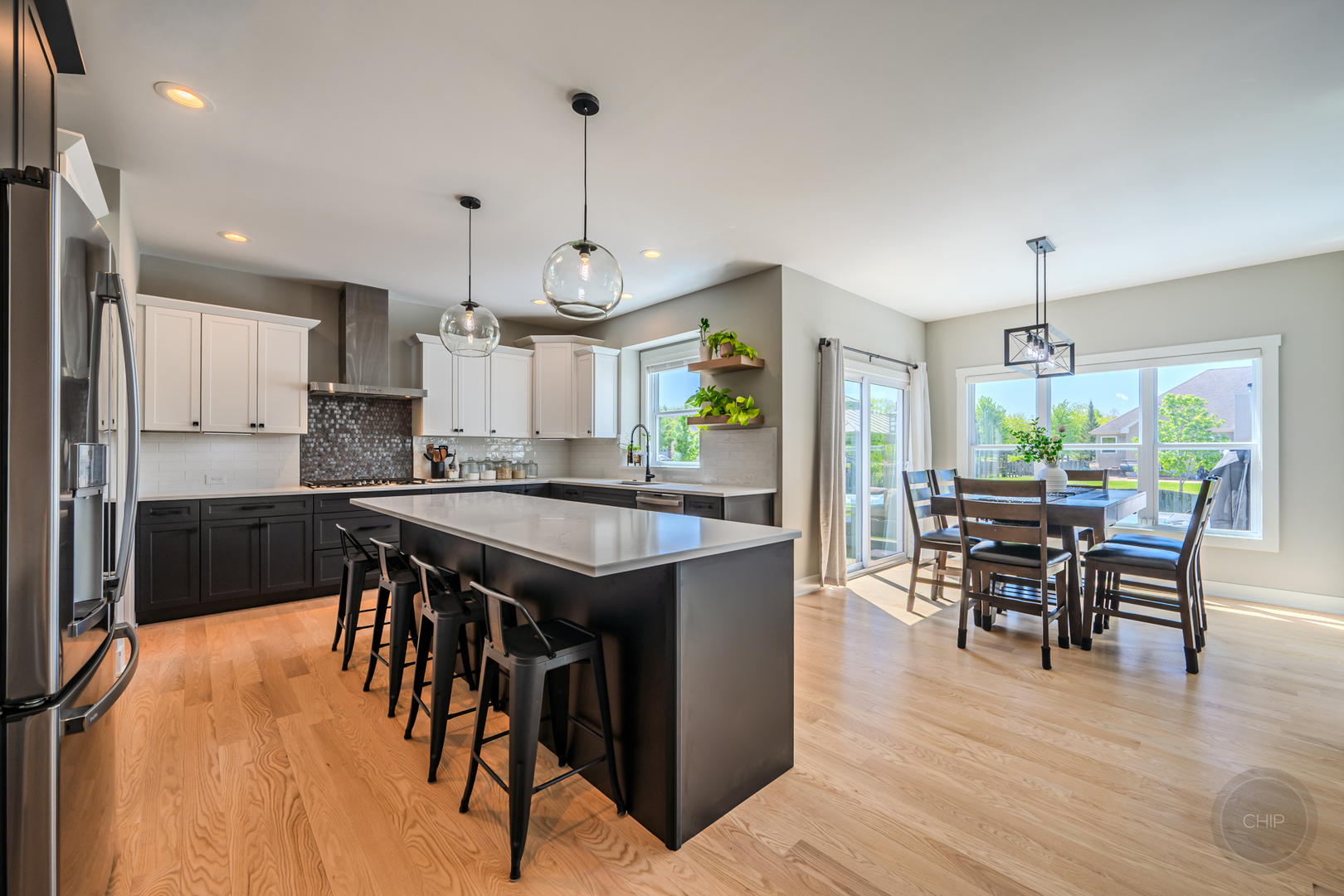 2902 Hampton Avenue, North Aurora, IL 60542