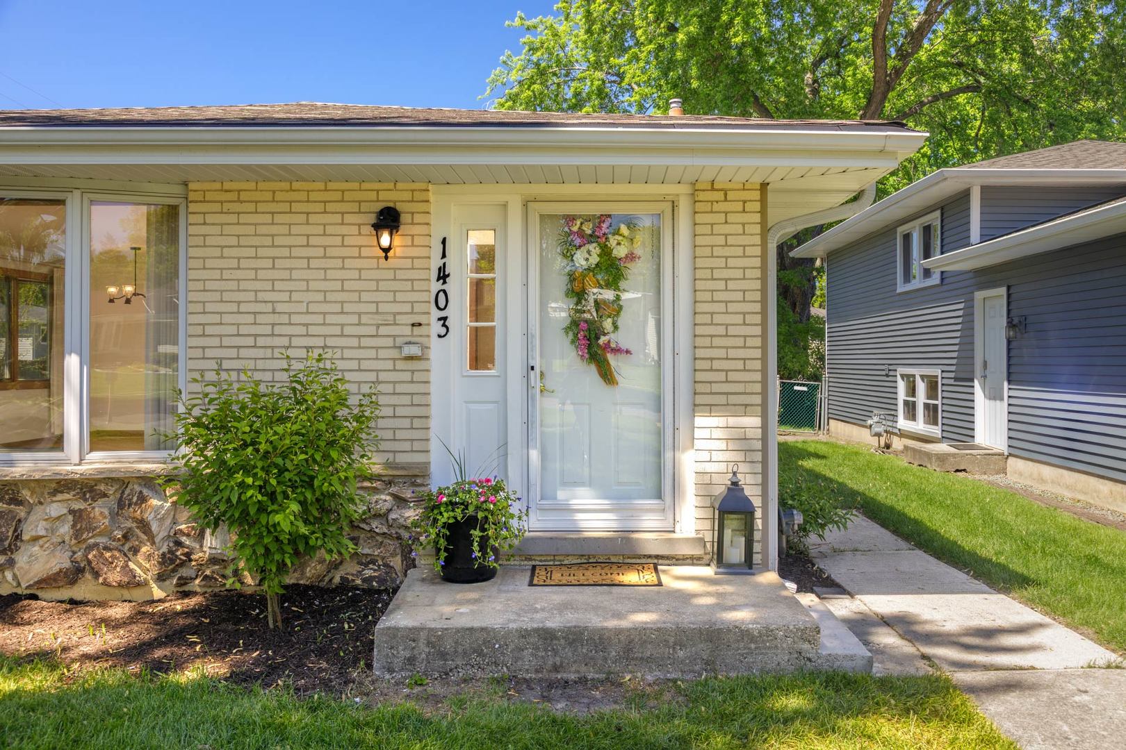 1403 E Lowden Avenue, Wheaton, IL 60189