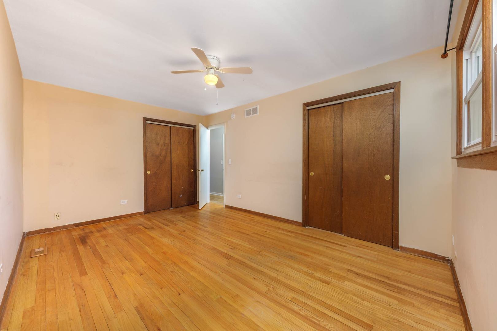 1403 E Lowden Avenue, Wheaton, IL 60189