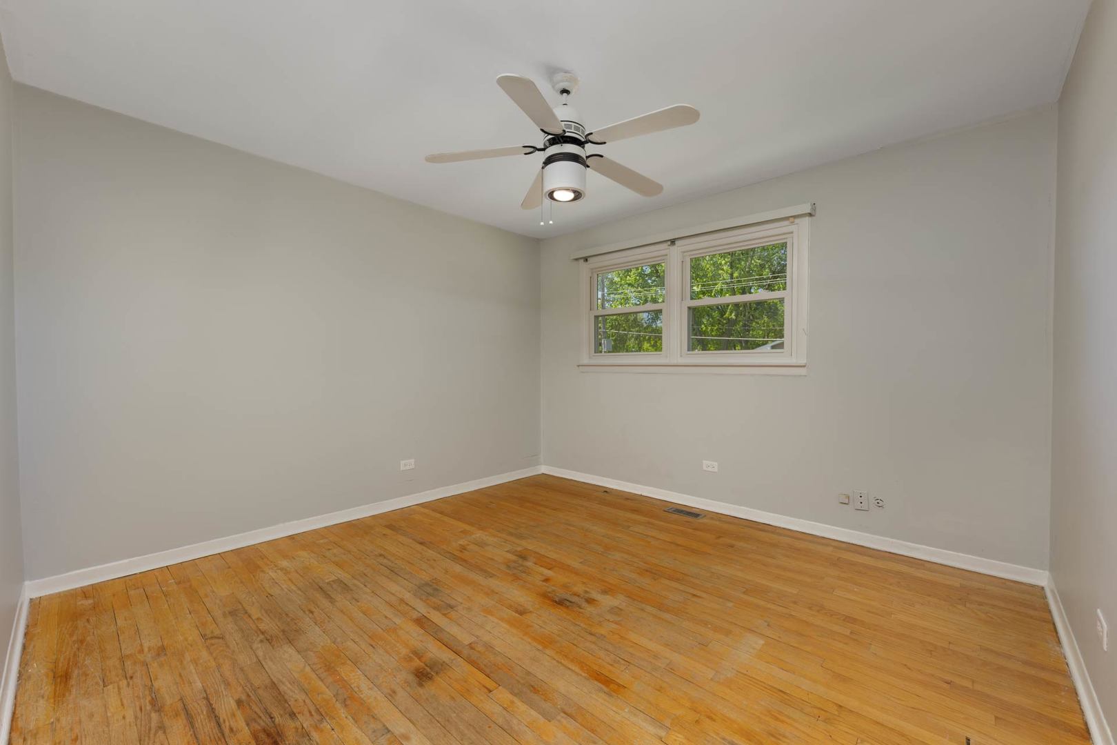 1403 E Lowden Avenue, Wheaton, IL 60189