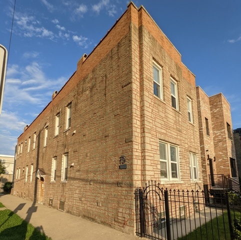 2257 W Hirsch Street #2E, Chicago, IL 60622