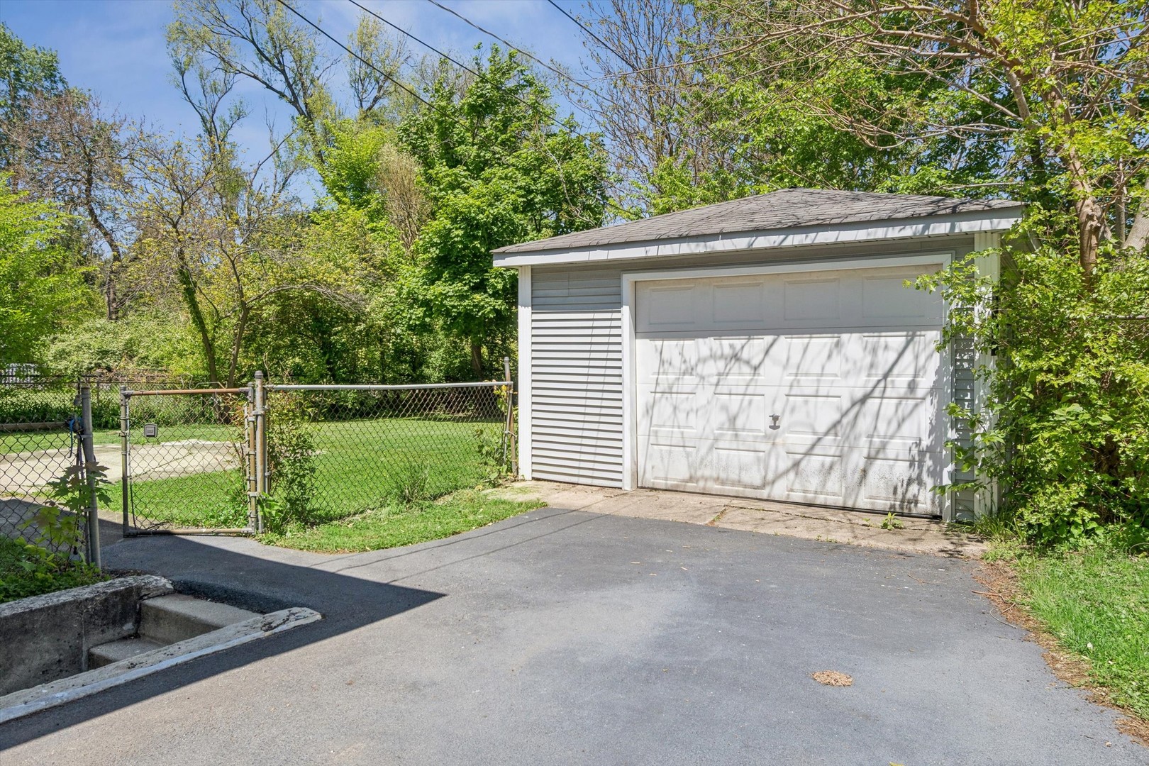 916 Lacey Avenue, Lisle, IL 60532