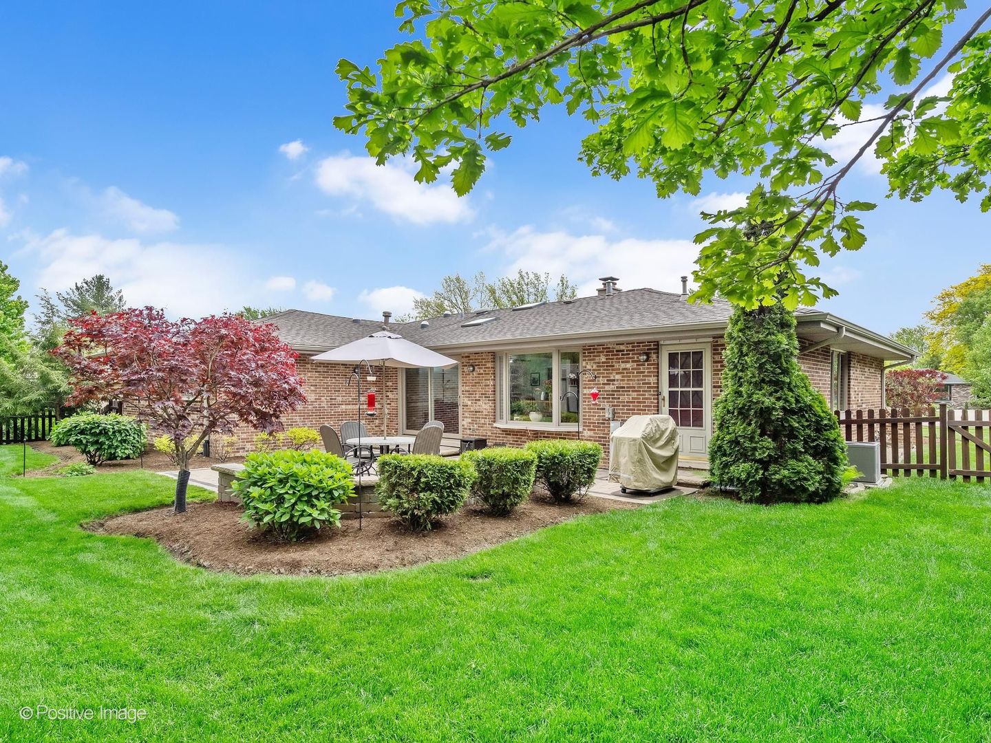 16W660 89th Place, Willowbrook, IL 60527