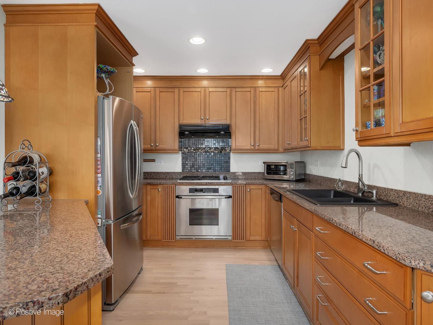 16W660 89th Place, Willowbrook, IL 60527