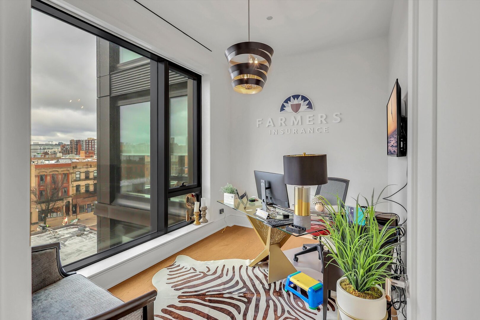 21 N May Street #501, Chicago, IL 60607