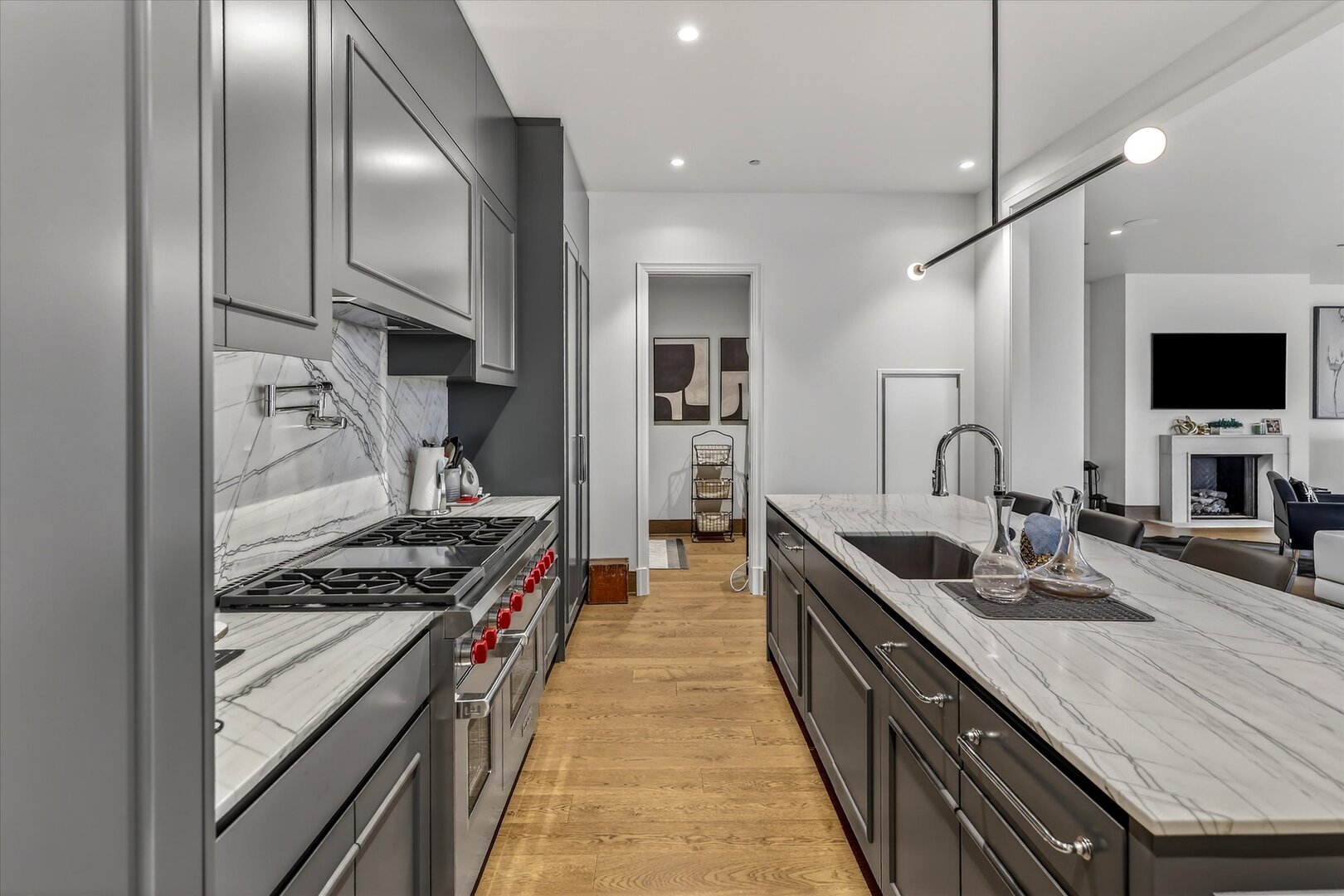 21 N May Street #501, Chicago, IL 60607