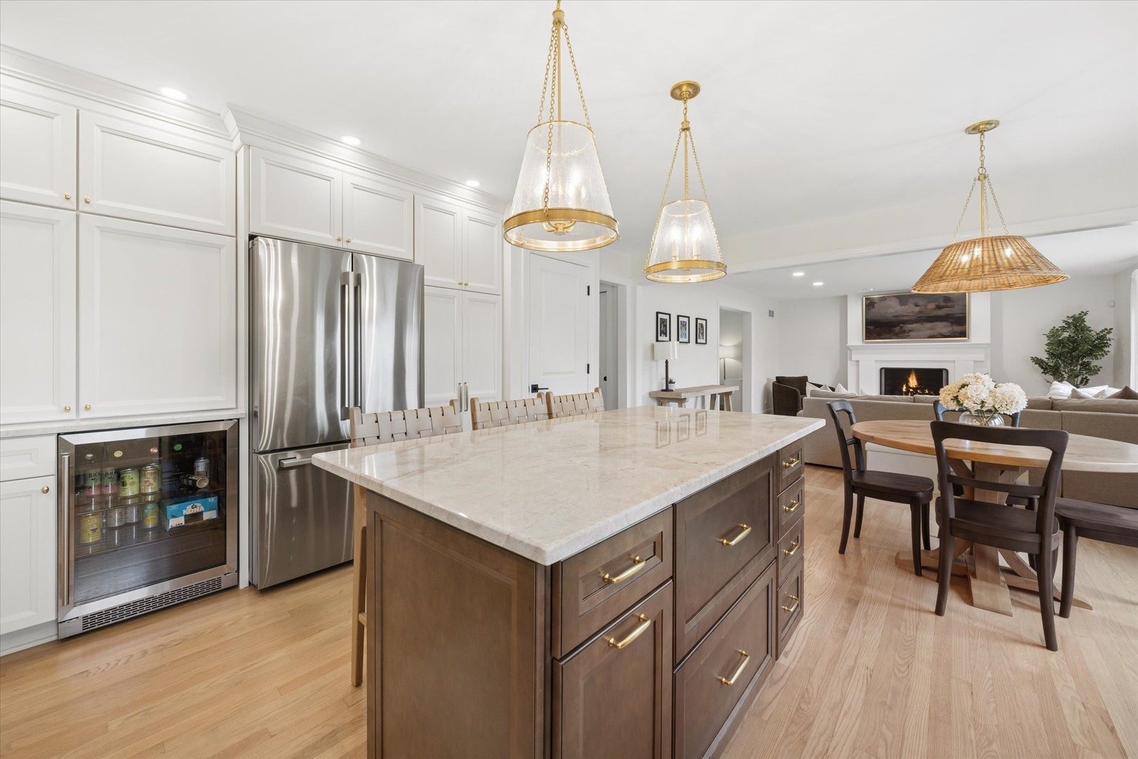 877 Stillwell Court, Wheaton, IL 60189