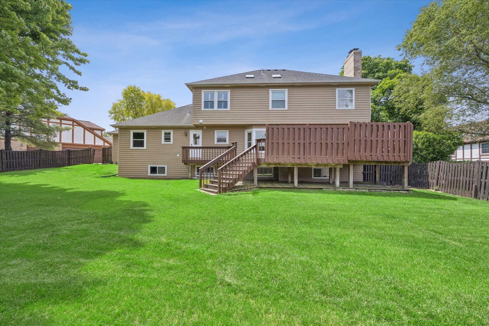 877 Stillwell Court, Wheaton, IL 60189
