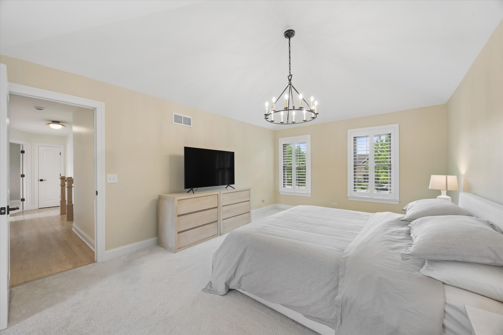 877 Stillwell Court, Wheaton, IL 60189