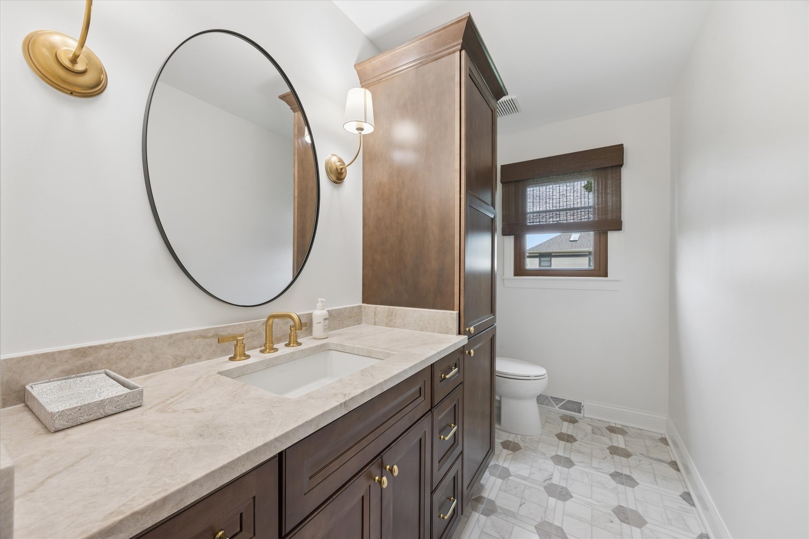 877 Stillwell Court, Wheaton, IL 60189