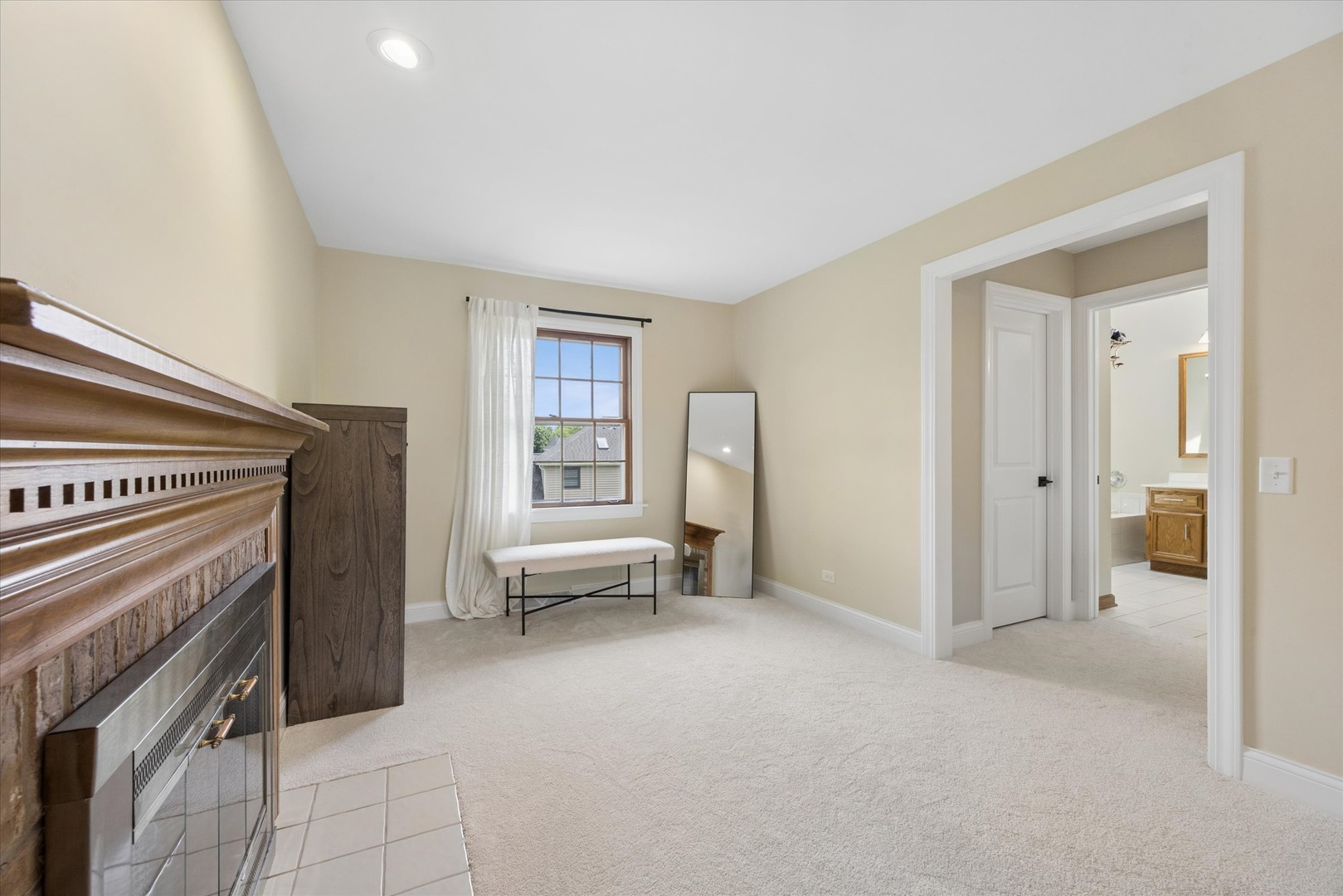 877 Stillwell Court, Wheaton, IL 60189