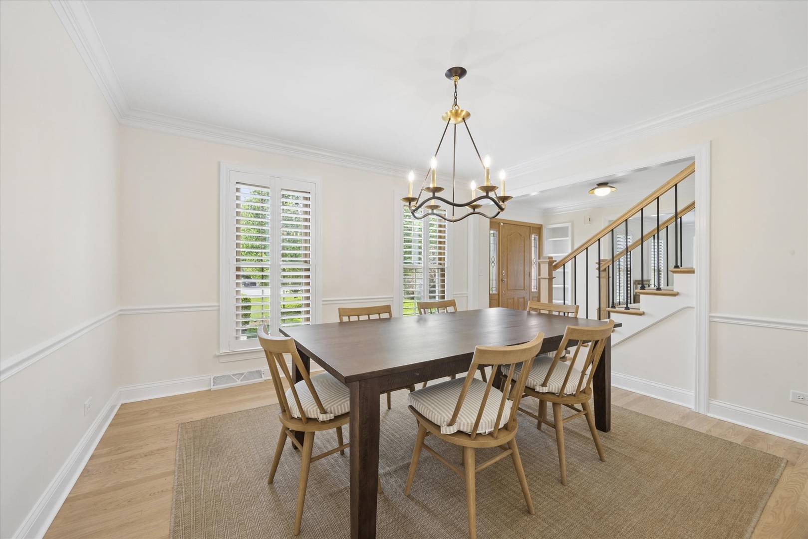 877 Stillwell Court, Wheaton, IL 60189