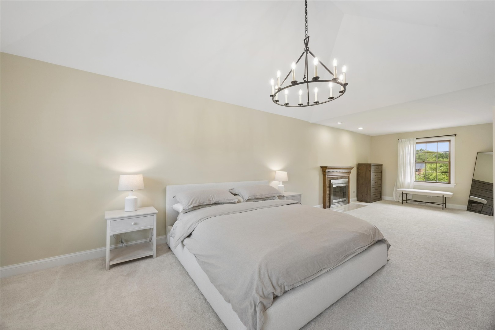 877 Stillwell Court, Wheaton, IL 60189