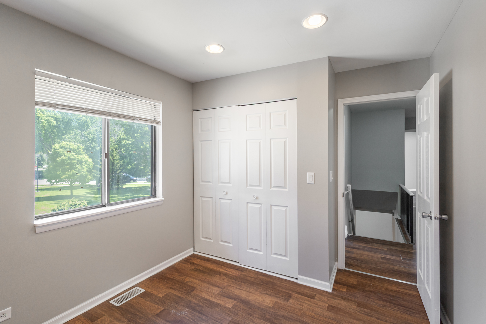 7345 Winthrop Way #10, Downers Grove, IL 60516