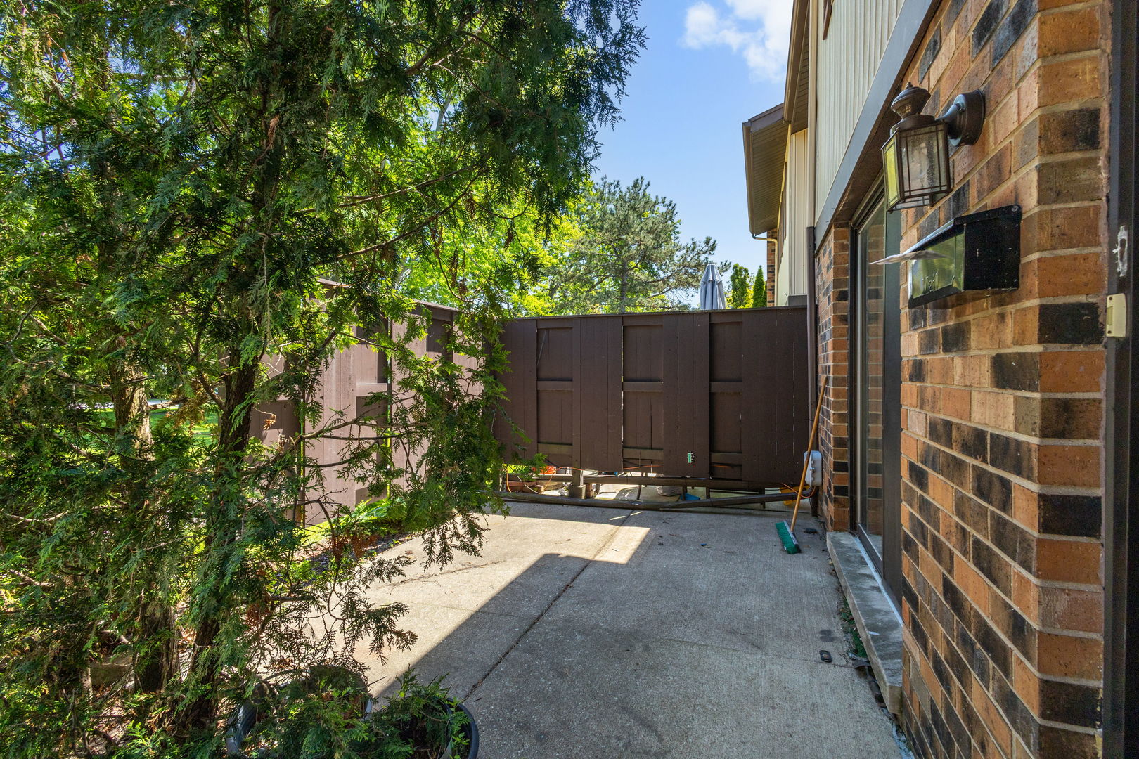 7345 Winthrop Way #10, Downers Grove, IL 60516