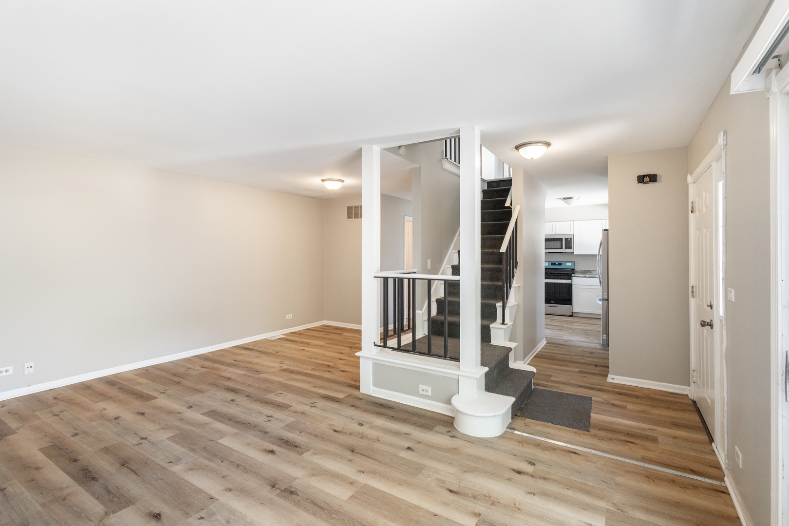 7345 Winthrop Way #10, Downers Grove, IL 60516