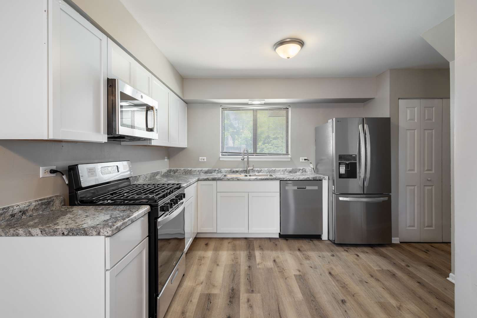 7345 Winthrop Way #10, Downers Grove, IL 60516