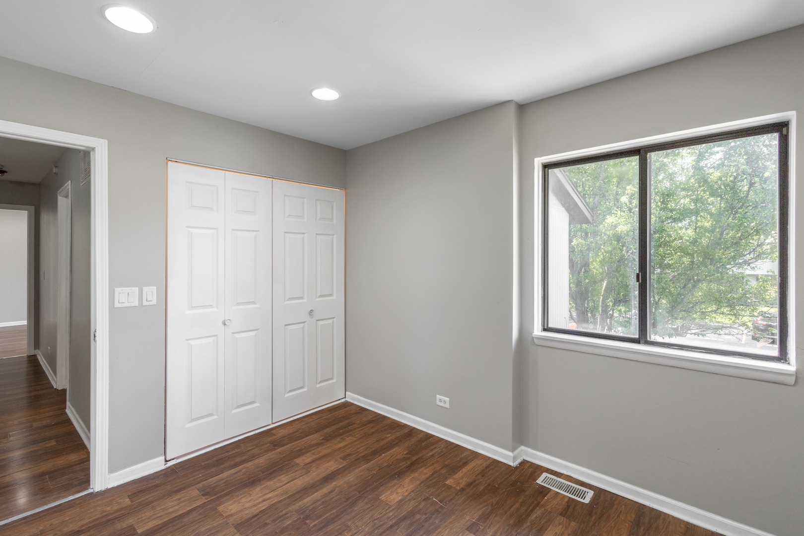 7345 Winthrop Way #10, Downers Grove, IL 60516