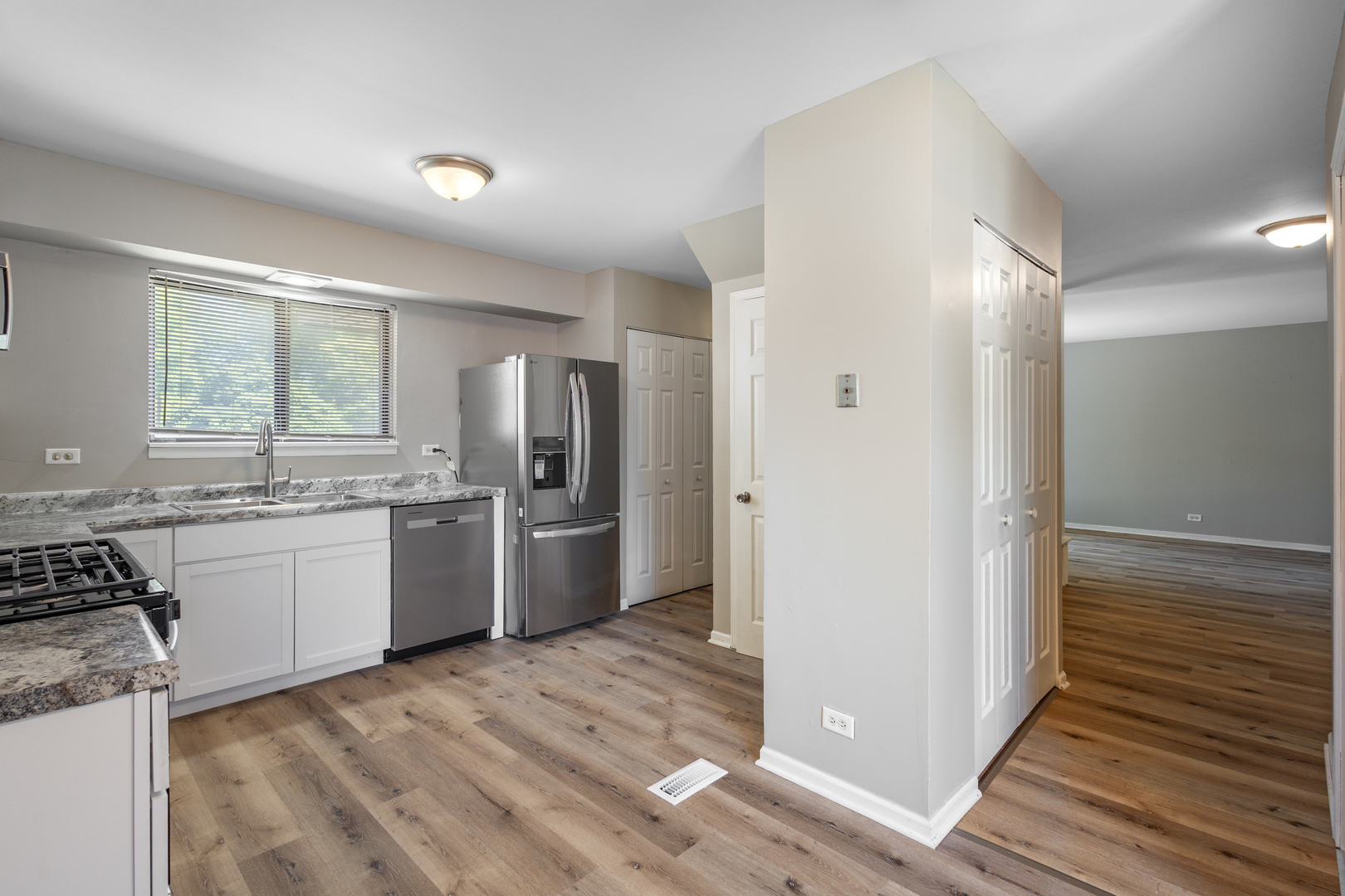 7345 Winthrop Way #10, Downers Grove, IL 60516