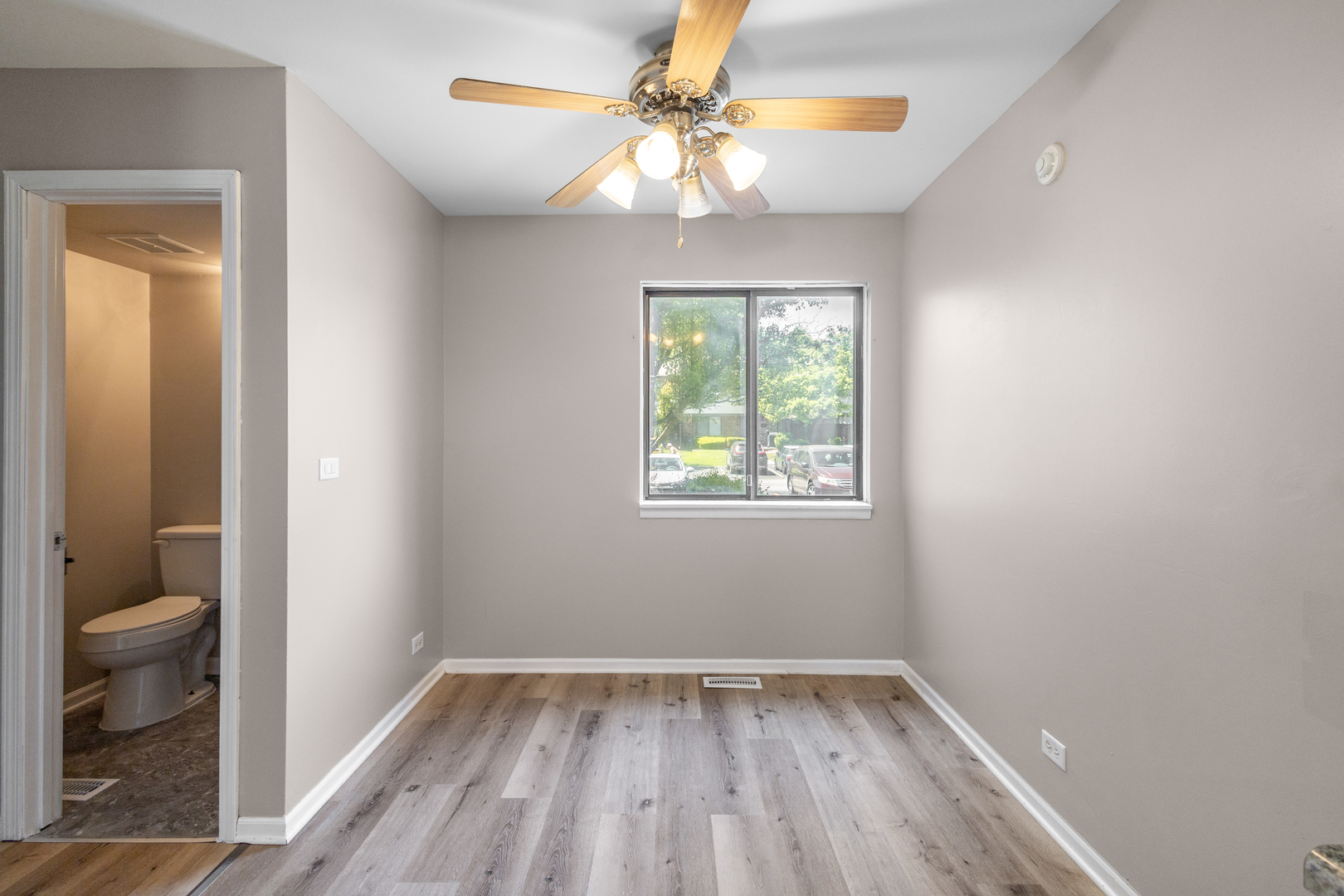 7345 Winthrop Way #10, Downers Grove, IL 60516