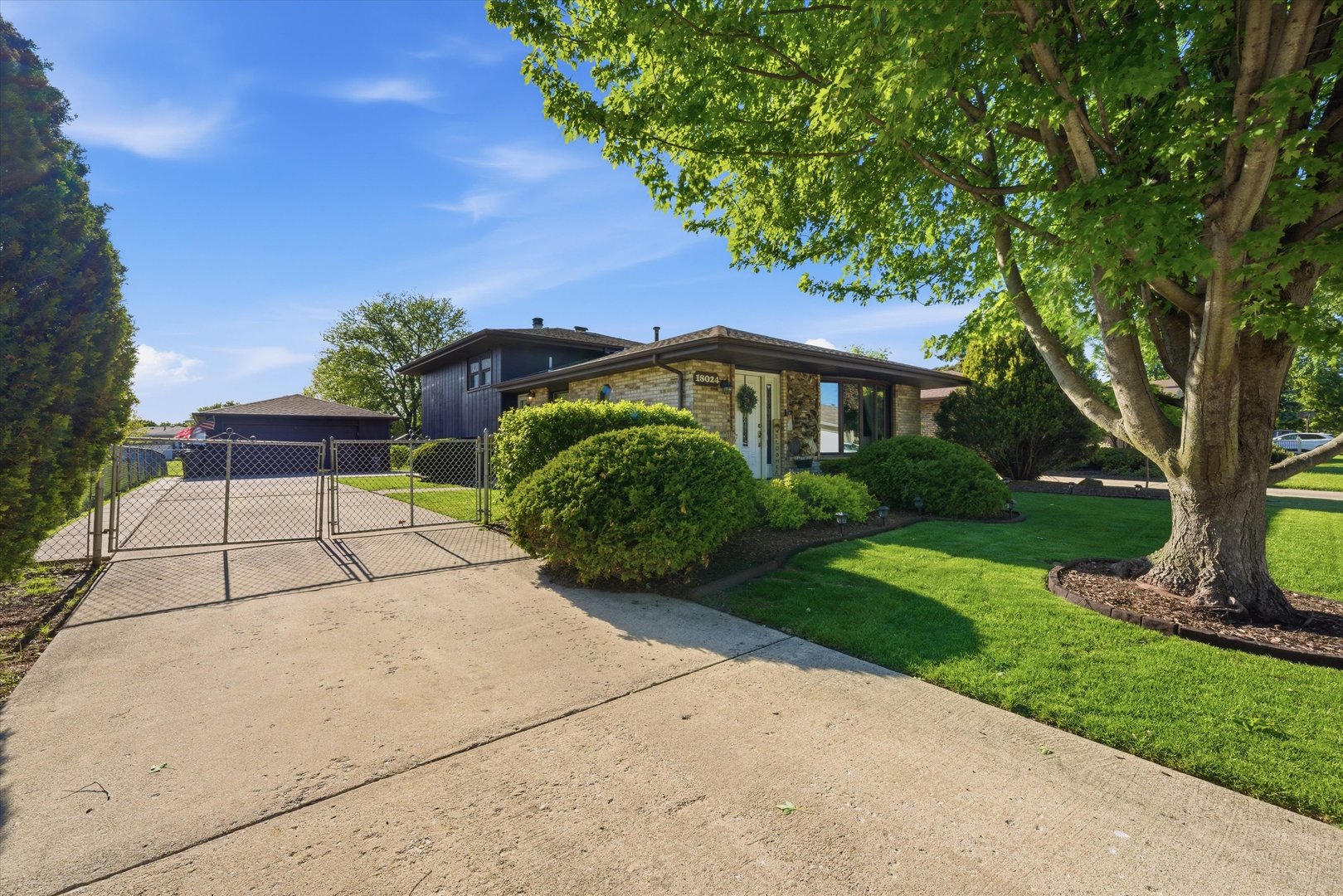 18024 65th Avenue, Tinley Park, IL 60477