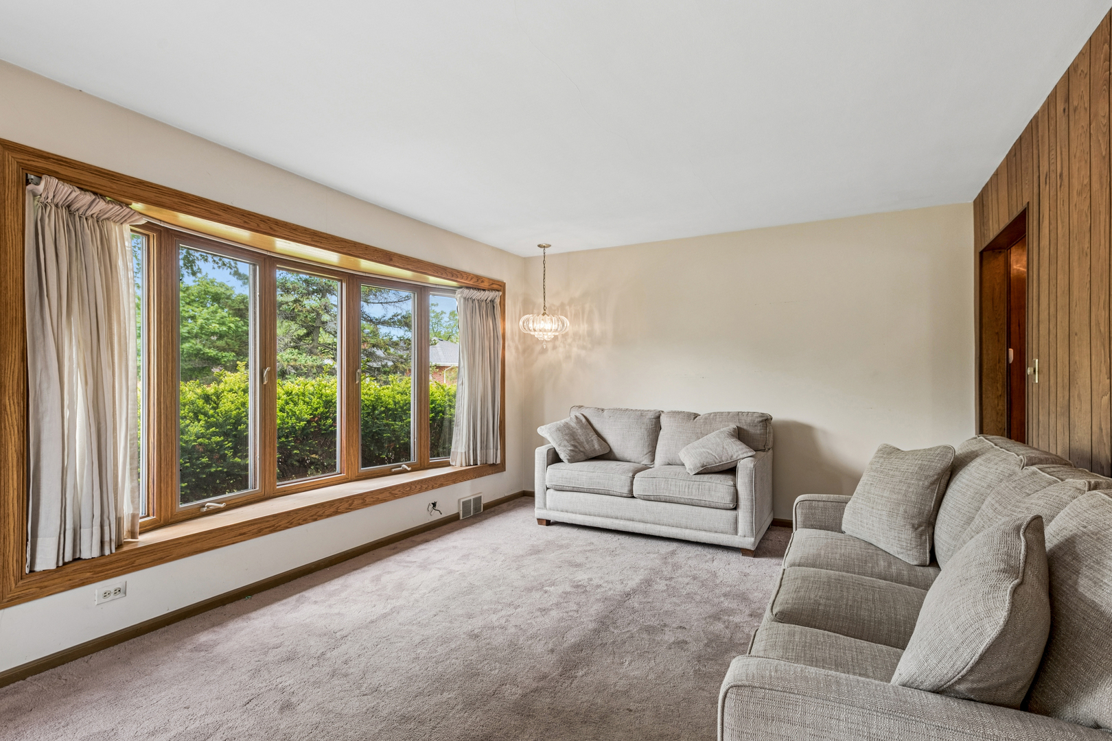 8106 W Courtland Avenue, Norridge, IL 60706
