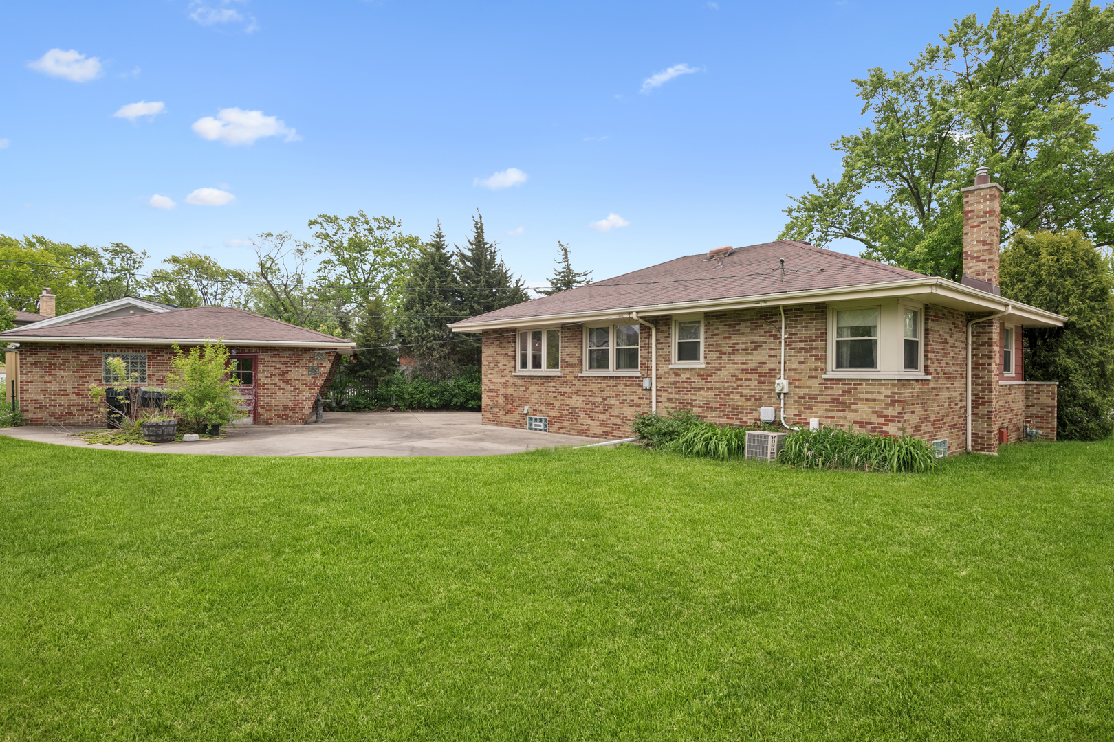 8106 W Courtland Avenue, Norridge, IL 60706