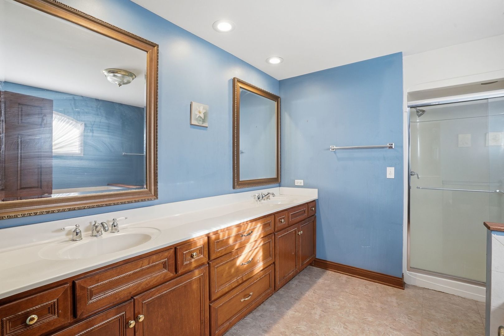 5733 W 97th Street, Oak Lawn, IL 60453