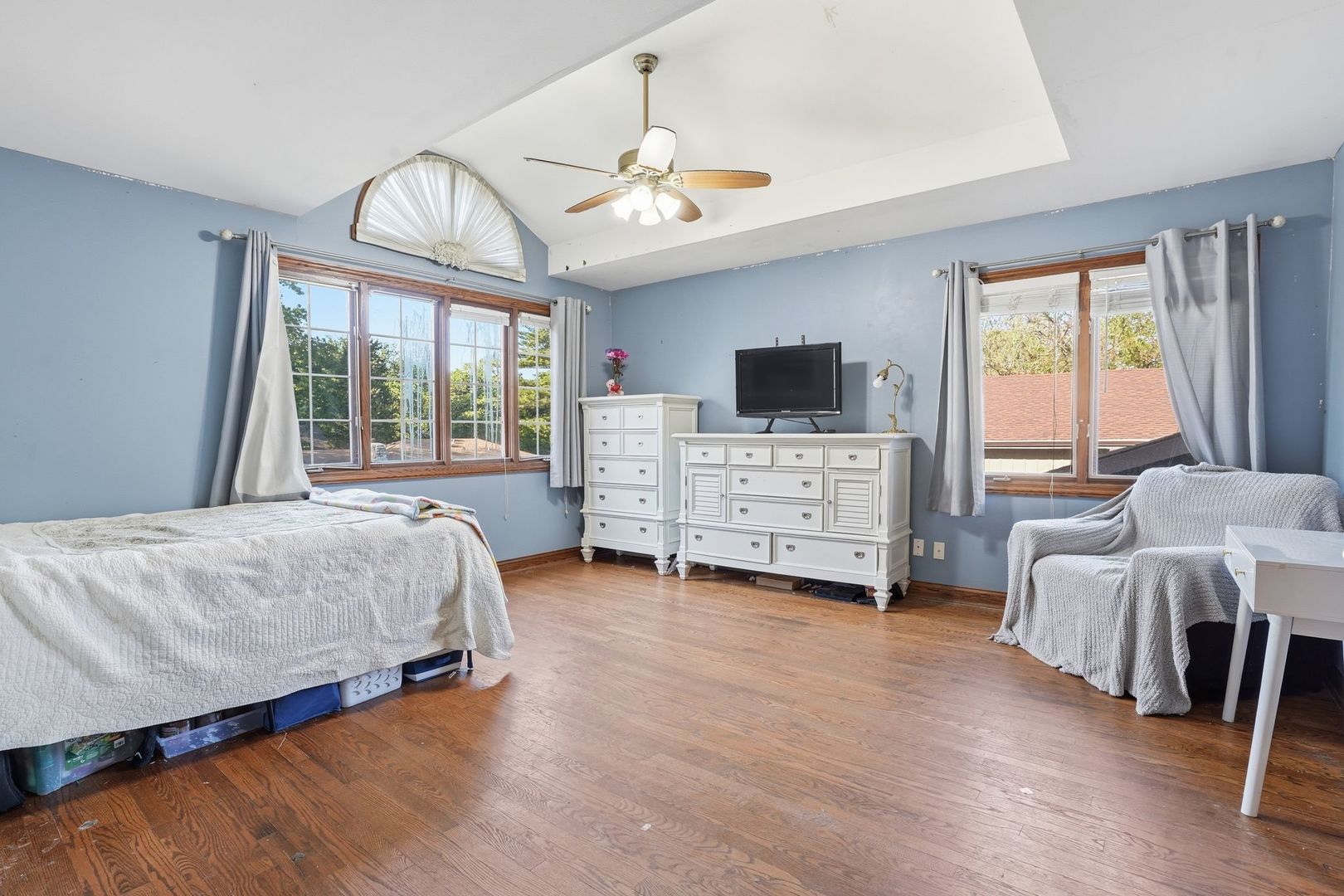 5733 W 97th Street, Oak Lawn, IL 60453