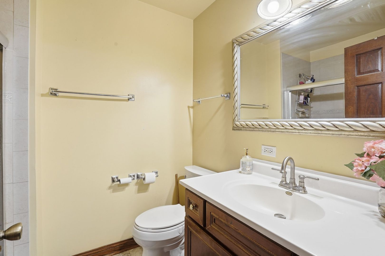 5733 W 97th Street, Oak Lawn, IL 60453