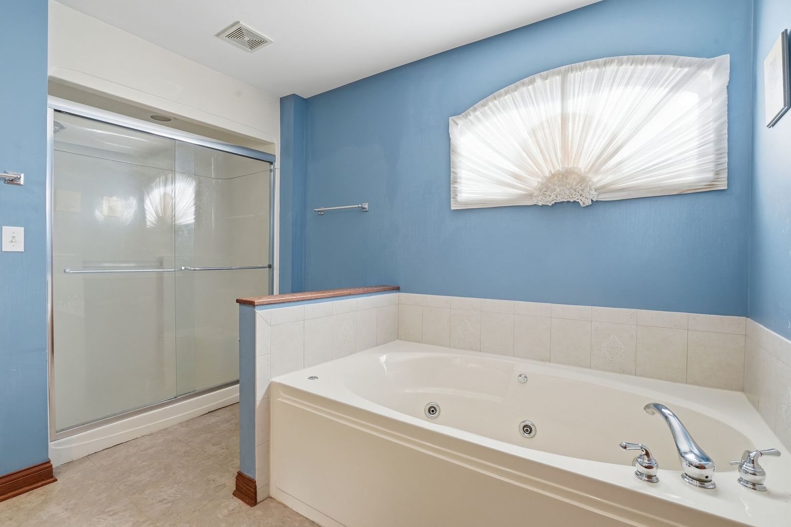 5733 W 97th Street, Oak Lawn, IL 60453