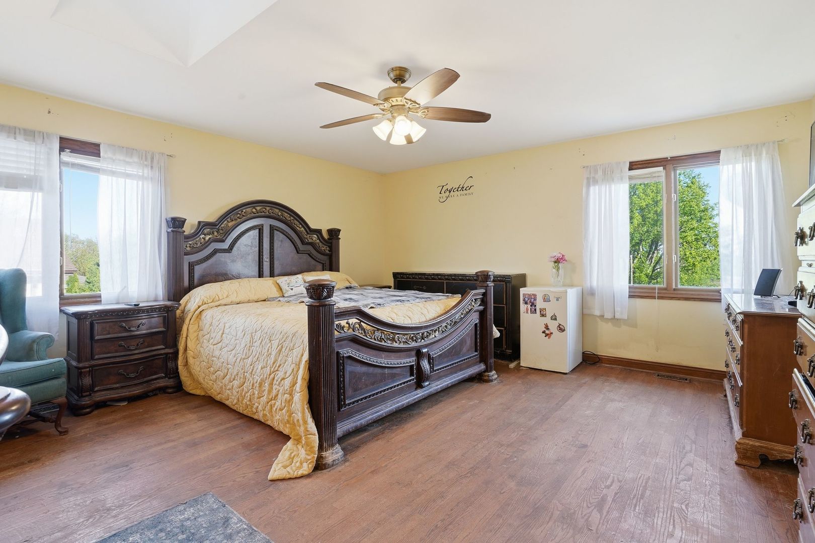 5733 W 97th Street, Oak Lawn, IL 60453