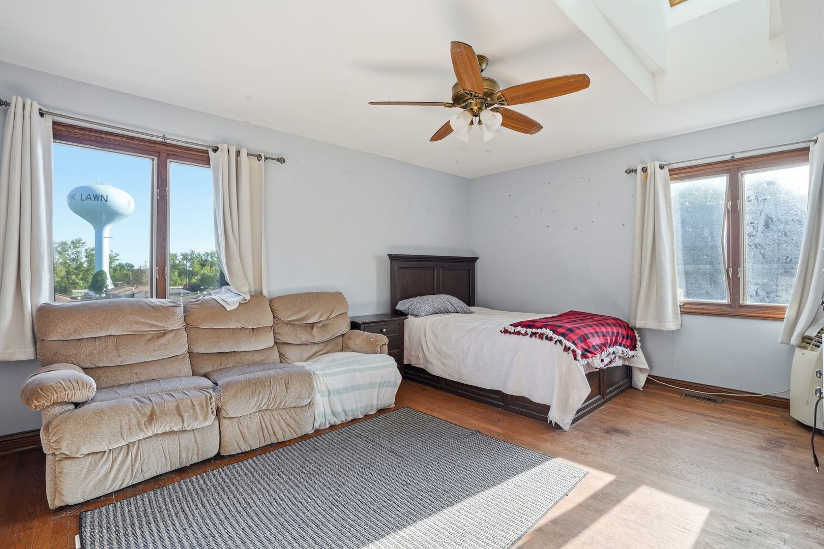 5733 W 97th Street, Oak Lawn, IL 60453