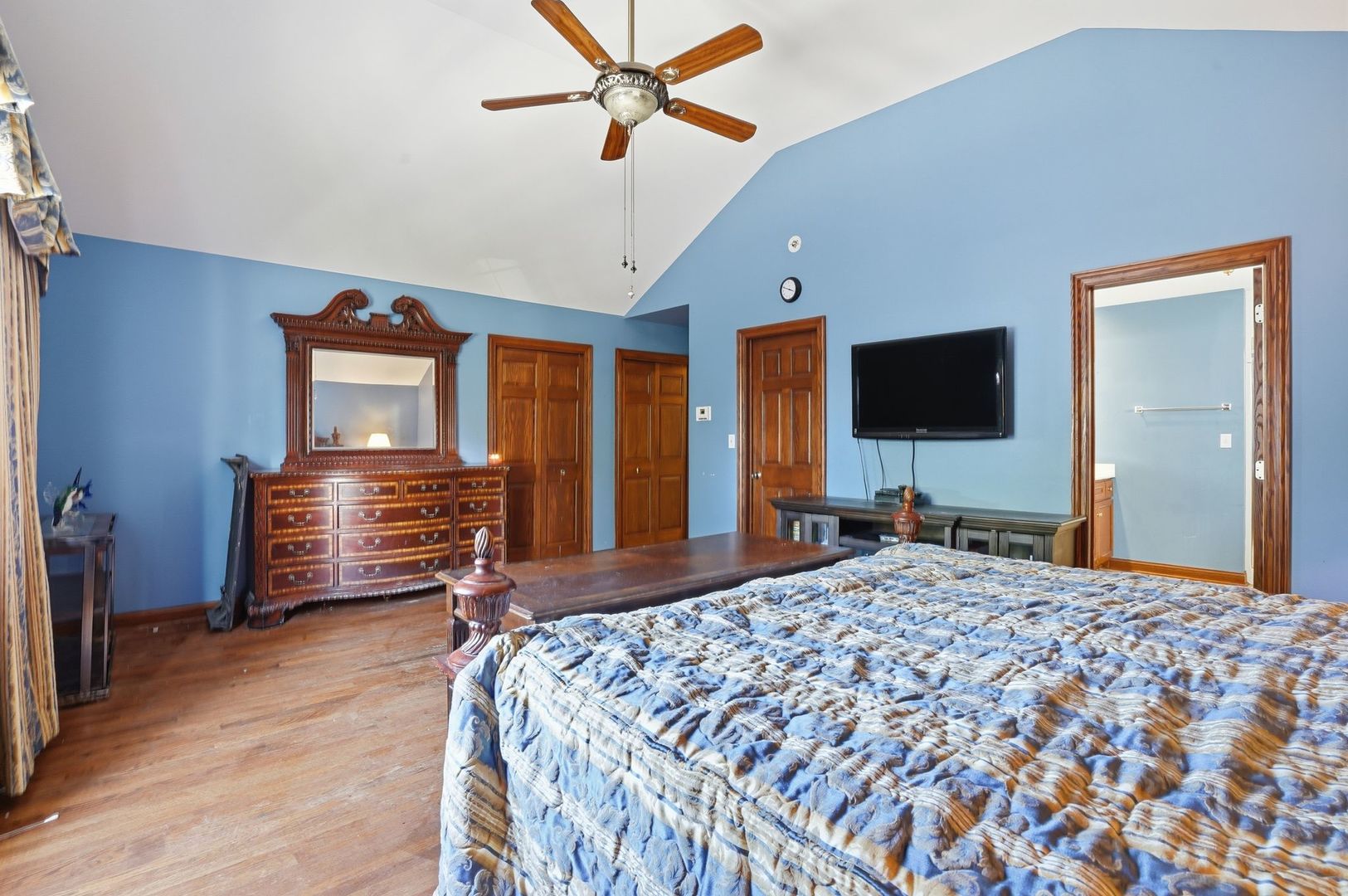 5733 W 97th Street, Oak Lawn, IL 60453