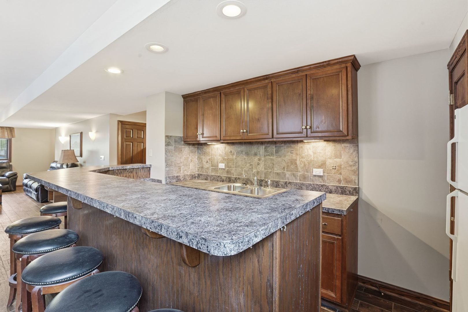 5733 W 97th Street, Oak Lawn, IL 60453