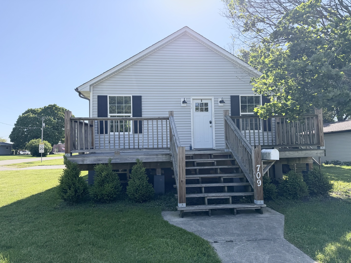 709 N Mill Street, Leroy, IL 61752